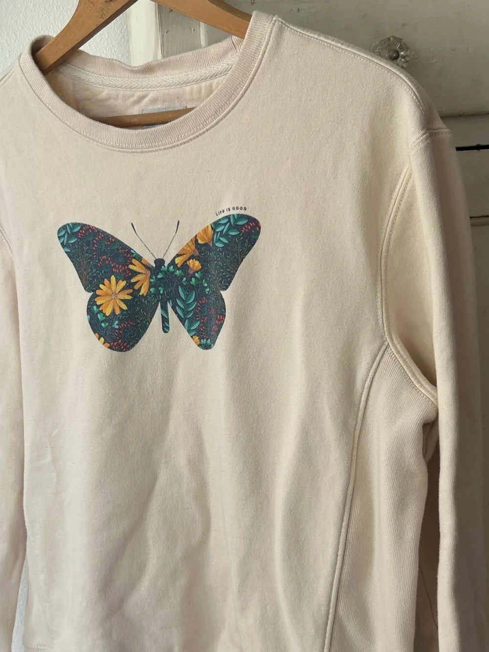 Life Is Good | Women’s Cream Crewneck Floral Butterfly Print Sweatshirt Size M